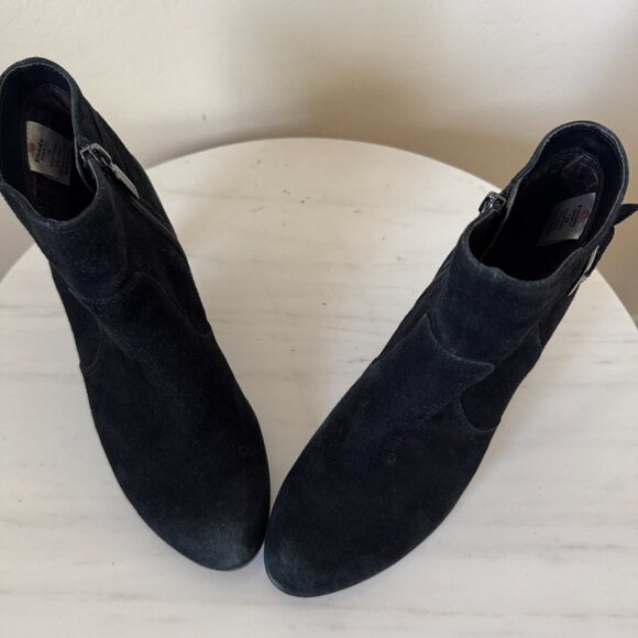 Blondo Isla Ankle Booties, pleaseAquaProtect Black Suede, Size 7.5 - Picture 15 of 15